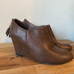 Journee Collection Colins Wedge Bootie - Sz 8.5